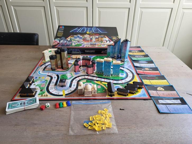 Spel Hotel vintage, Hobby en Vrije tijd, Gezelschapsspellen | Bordspellen, Gebruikt, Een of twee spelers, Drie of vier spelers