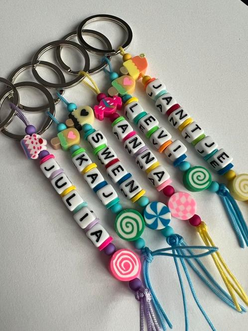 Gepersonaliseerde Sleutelhanger LEUK TRAKTEREN IN DE KLAS, Verzamelen, Sleutelhangers, Nieuw, Overige typen, Ophalen of Verzenden
