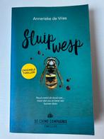 Annerieke de Vries - Sluipwesp, Ophalen of Verzenden, Gelezen, Annerieke de Vries