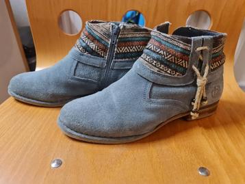 Bugatti suede boho enkellaars maat 38 beschikbaar voor biedingen