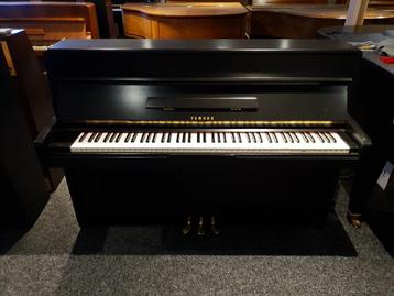 Yamaha - M1 106 Piano Mat Zwart beschikbaar voor biedingen