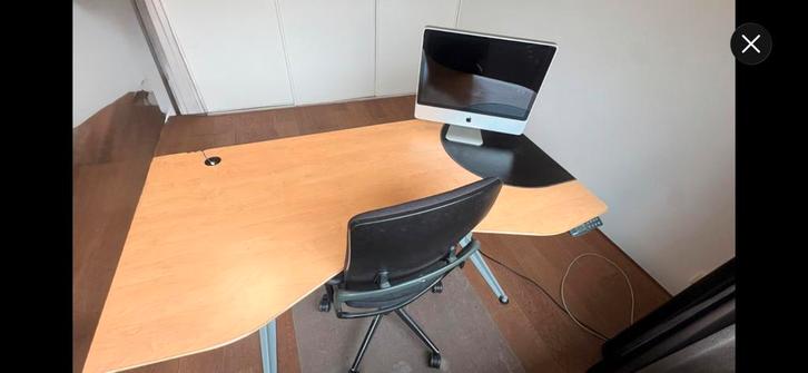 Linak Hoogte Verstelbaar Bureau - Eiken Blad, Huis en Inrichting, Bureaus, Gebruikt, In hoogte verstelbaar, Ophalen