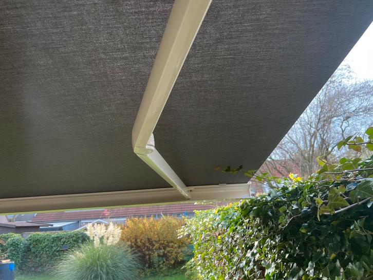 Zonnescherm elektrisch, met afstandsbediening., Tuin en Terras, Zonneschermen, Zo goed als nieuw, Knikarmscherm, 150 tot 300 cm