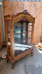 Hollands Biedermeier vitrinekast, Ophalen