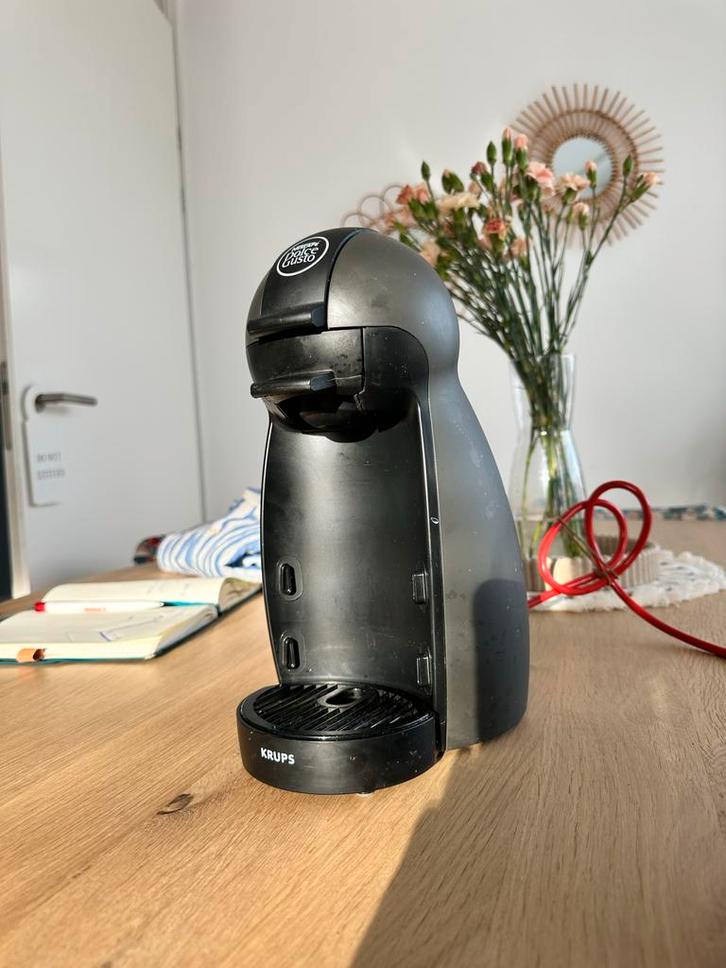 Dolce Gusto Koffiezetapparaat - Krups, Witgoed en Apparatuur, Koffiezetapparaten, Gebruikt, Koffiepads en cups, Koffiemachine