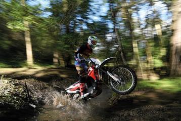 Husqvarna SWM RS 500 R Enduro slechts 1325 km ! (bj 2017) beschikbaar voor biedingen