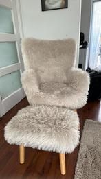 Ecru kleurige fauteuil met voetenbankje, Huis en Inrichting, Fauteuils, Ophalen, Zo goed als nieuw