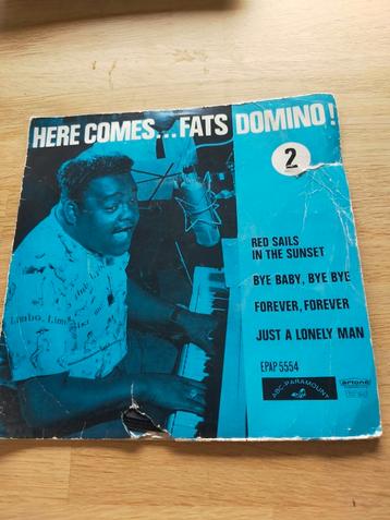 Ep. Fats Domino , here comes fats Domino  beschikbaar voor biedingen