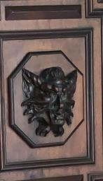 Antieke kast met duivels koppen, Antiek en Kunst, Ophalen