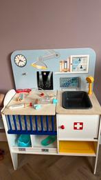 Houten speelgoed ziekenhuis met pop etc, Ophalen, Gebruikt
