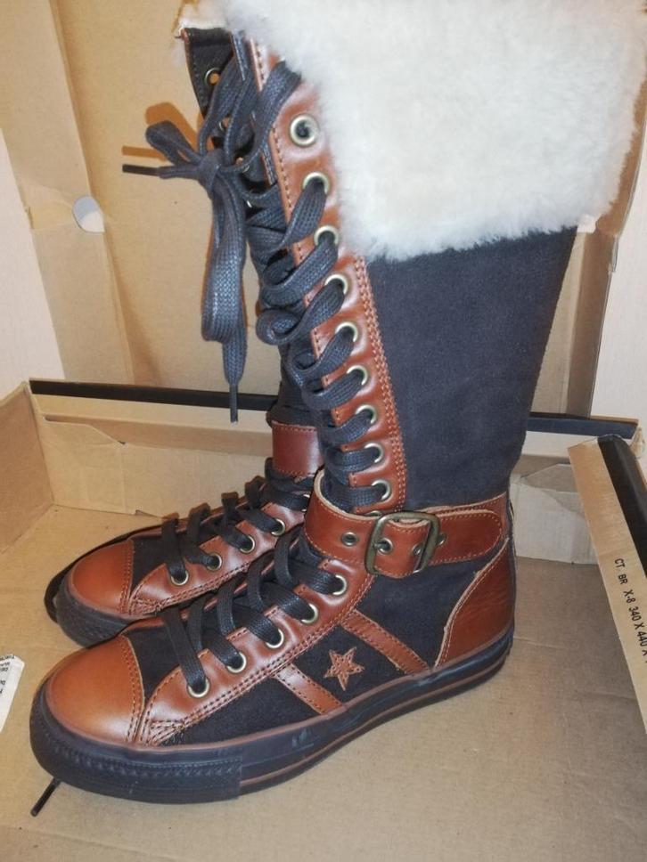 Laarzen - Converse Allstars  - Nieuw - Maat 39,5 - Leder, Kleding | Dames, Schoenen, Zo goed als nieuw, Hoge laarzen, Bruin, Ophalen of Verzenden