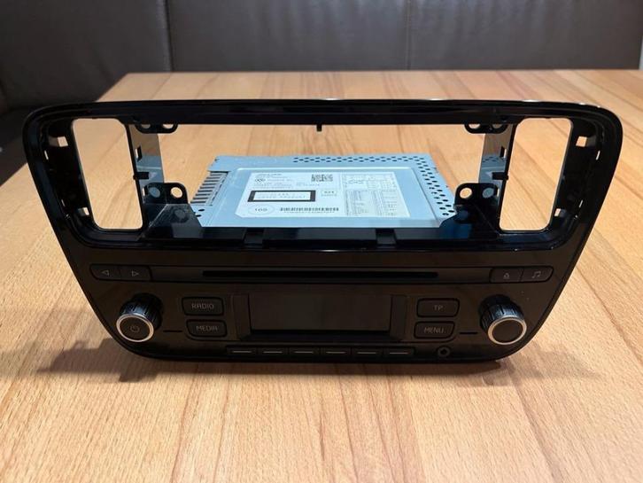 ORIGINEEL VW VOLKSWAGEN UP! RCD 215 RADIO CD MII CITIGO MAPS, Auto diversen, Autoradio's, Zo goed als nieuw, Ophalen of Verzenden