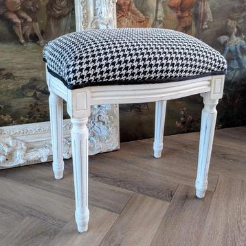 Vintage franse vanity kruk Brocante makeup stool krukje beschikbaar voor biedingen