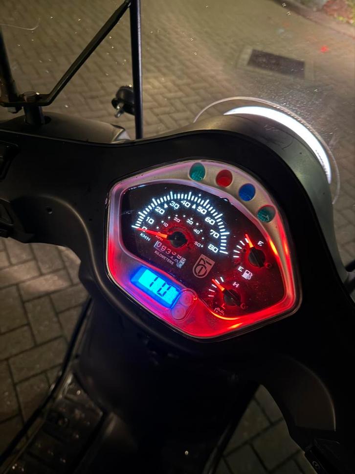 Agm vx50, Fietsen en Brommers, Scooters | Overige merken, Gebruikt, Maximaal 25 km/u, Benzine, Ophalen