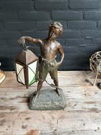 Bronzen beeldje met lantaarn, Antiek en Kunst, Ophalen of Verzenden, Brons
