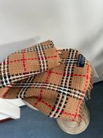 Burberry London. 100% cashmere. Made in England, Ophalen of Verzenden, Nieuw