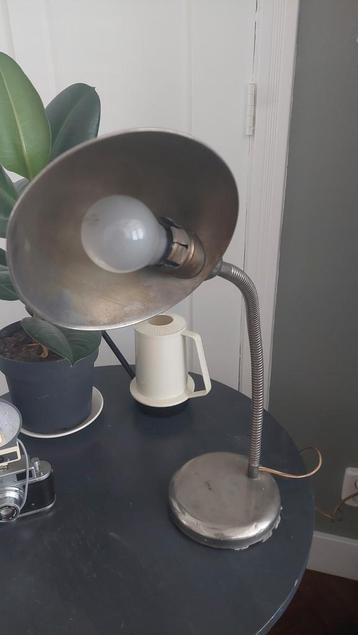 Vintage retro tafellamp beschikbaar voor biedingen