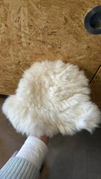 Fluffy White Faux Fur Winter Hat, Ophalen of Verzenden