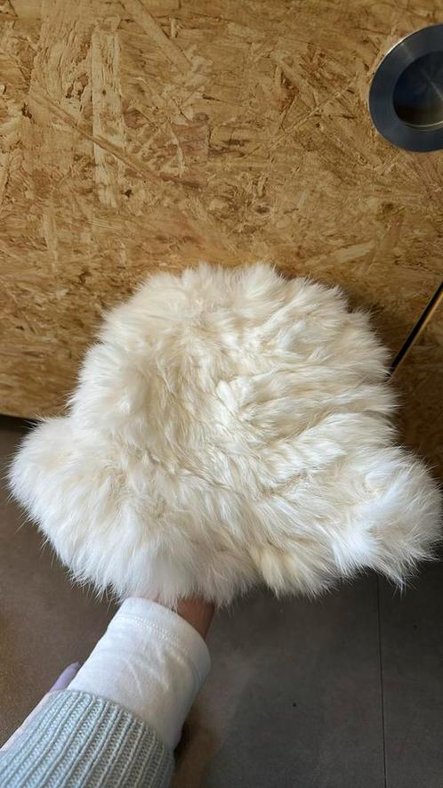Fluffy White Faux Fur Winter Hat, Kleding | Dames, Hoeden en Petten, Ophalen of Verzenden
