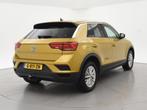 Volkswagen T-Roc 1.0 TSI + APPLE CARPLAY | TREKHAAK | STOELV, Auto's, Voorwielaandrijving, Stof, Gebruikt, Overige kleuren