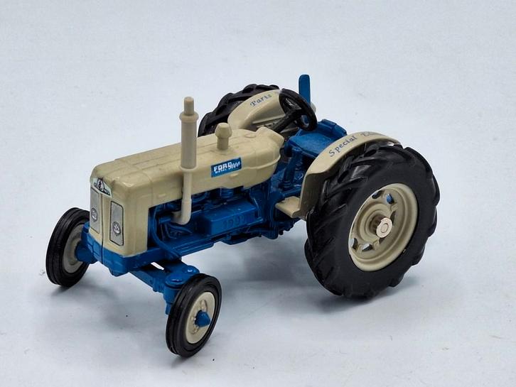 Ford 5000 Super Major Diesel, Hobby en Vrije tijd, Modelauto's | 1:32, Zo goed als nieuw, Tractor of Landbouw, ERTL, Ophalen of Verzenden