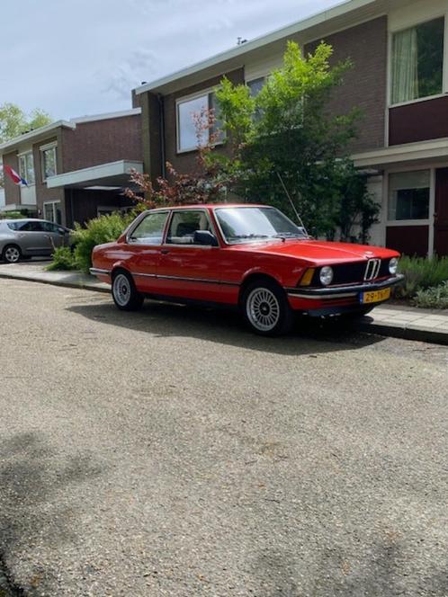 BMW 3-Serie 1.8 316 AUT 1981 Rood, Auto's, BMW, Particulier, 3-Serie, Radio, Benzine, Sedan, Automaat, Geïmporteerd, Rood, Grijs