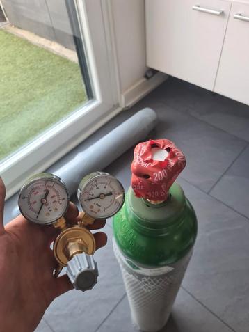 Argon 100% gevuld 10L + Reduceerventiel  beschikbaar voor biedingen