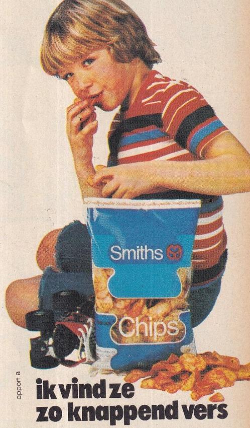 Retro reclame 1977 Smiths chips jongetje rolschaatsen, Verzamelen, Retro, Overige typen, Ophalen of Verzenden