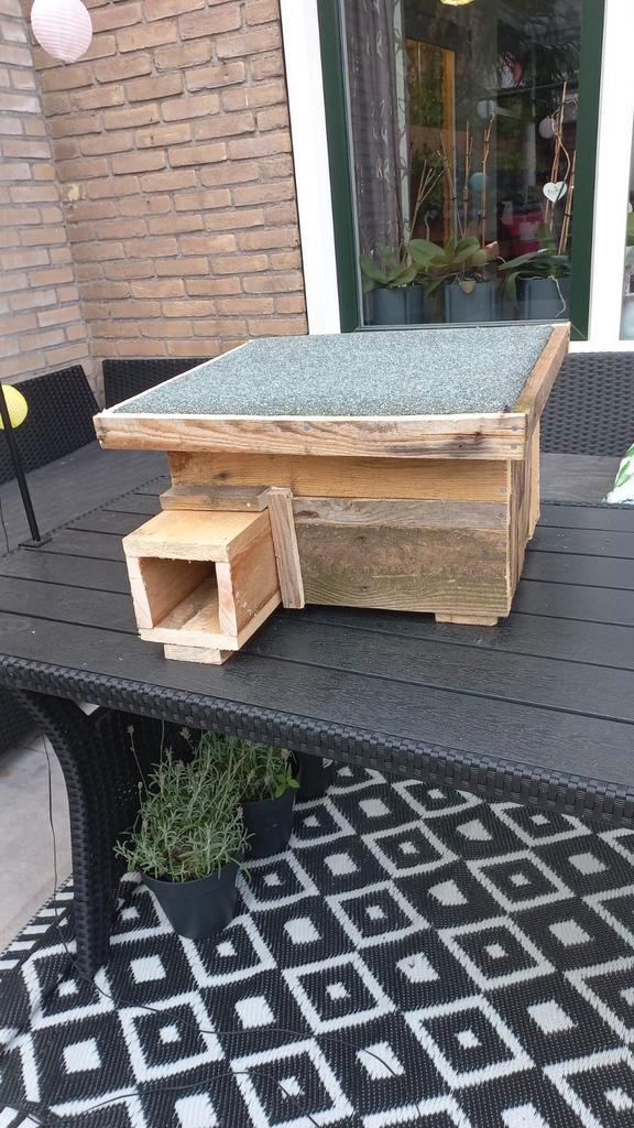 Help de egel aan een egelhuis!, Dieren en Toebehoren, Knaagdieren en Konijnen | Hokken en Kooien, Zo goed als nieuw, Minder dan 60 cm