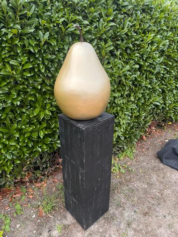 Gouden peer beschikbaar voor biedingen