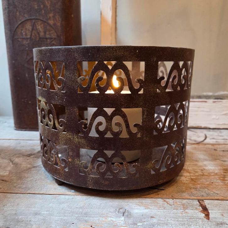Sfeervol roestbruin windlicht | Vintage, Huis en Inrichting, Woonaccessoires | Kandelaars en Kaarsen, Nieuw, Minder dan 25 cm