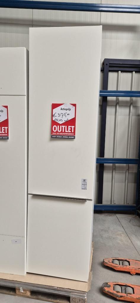 *nieuw* witte hoge kast 221 cm met koel/vries nis van 178cm, Huis en Inrichting, Keuken | Keukenelementen, Nieuw, 200 cm of meer