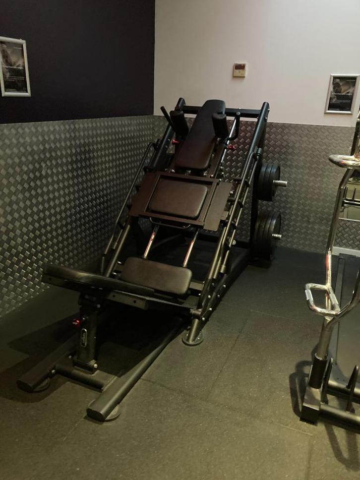 Pulse - Leg press/Hack squat plate loaded, Sport en Fitness, Fitnessapparatuur, Zo goed als nieuw, Krachtstation, Benen, Buik