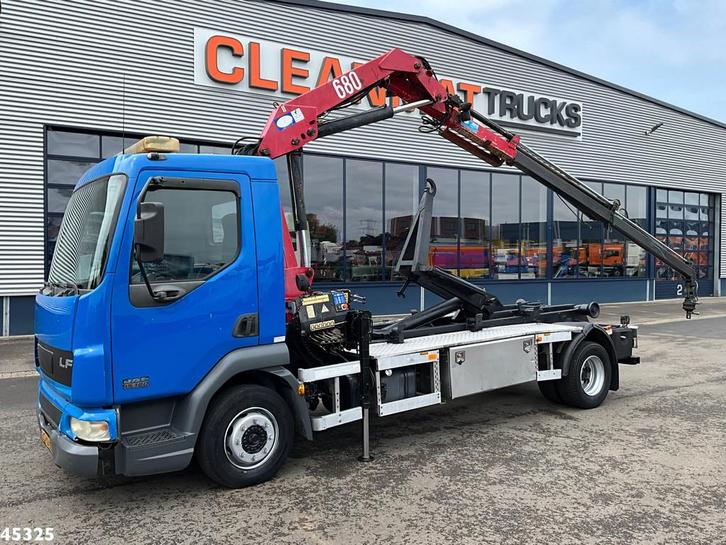 DAF FA 45 LF 180 HMF 7 Tonmeter laadkraan (bj 2006), Auto's, Vrachtwagens, Te koop, ABS, Elektrische ramen, Radio, Trekhaak, DAF