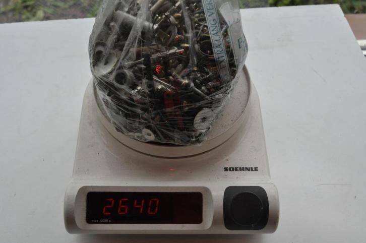 Ruim 2,5 kg schroefjes moertjes ringetjes meest M3 M4 M5 €10, Hobby en Vrije tijd, Elektronica-componenten, Gebruikt, Ophalen of Verzenden