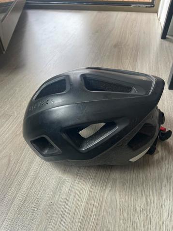 Van Rysel fietshelm beschikbaar voor biedingen