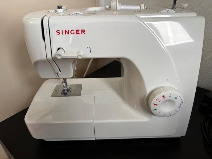 Singer naaimachine, Hobby en Vrije tijd, Naaimachines en Toebehoren, Gebruikt, Naaimachine, Singer, Ophalen