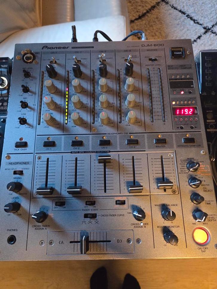 Pioneer DJM 600S, Muziek en Instrumenten, Mengpanelen, Gebruikt, Minder dan 5 kanalen, Ophalen of Verzenden