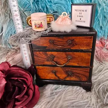 Antiek ladenkastje kastje kast miniatuur pop poppen sieraden beschikbaar voor biedingen