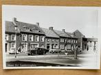 Horst (L) Lambertusplein volk + auto’s, Ophalen of Verzenden, 1940 tot 1960, Ongelopen, Limburg
