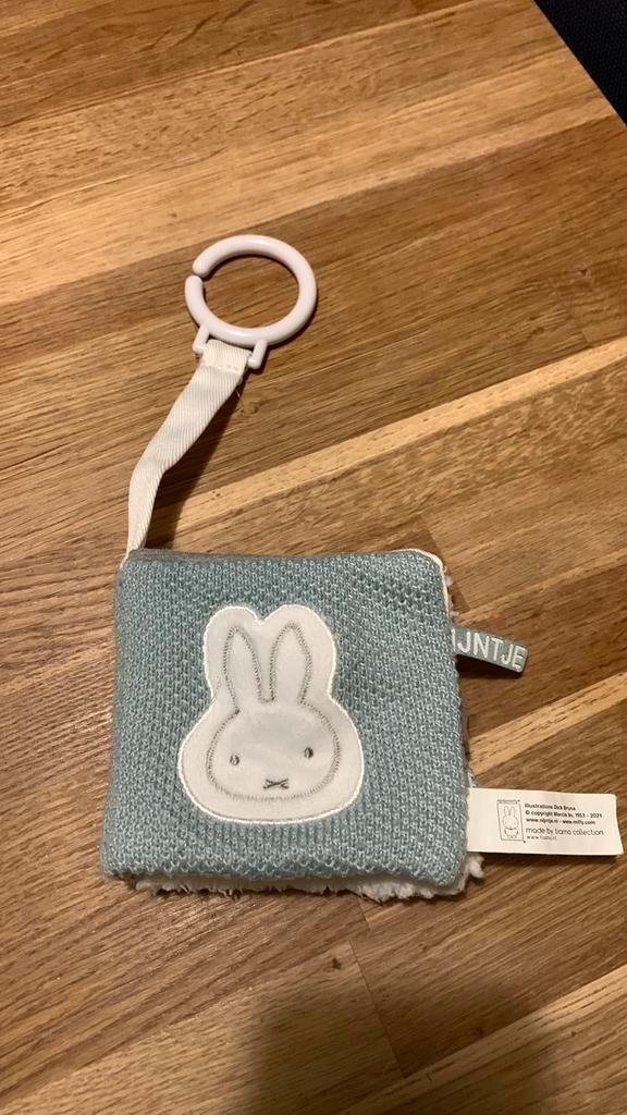 Nijntje knispserboekje buggyboekje boxhanger activiteiten, Kinderen en Baby's, Speelgoed | Babyspeelgoed, Zo goed als nieuw, Overige typen