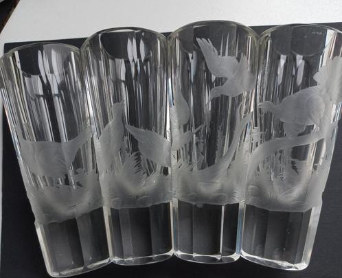 4 Bijzondere zwaar kristallen glazen met wilde vogels., Antiek en Kunst, Antiek | Glas en Kristal, Ophalen of Verzenden