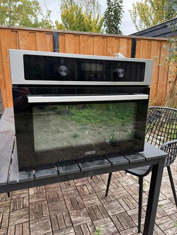 Inbouw magnetron van Zanussi met grillfunctie beschikbaar voor biedingen