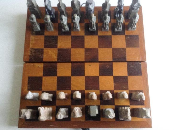 UNIEK  SCHAAKBORD MET MARMEREN STUKKEN, Antiek en Kunst, Kunst | Beelden en Houtsnijwerken, Ophalen of Verzenden