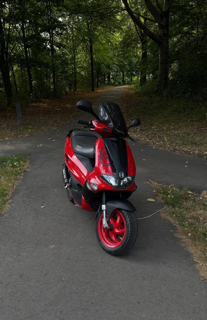 77cc sprinter Gilera runner op geldig brom plaat!!, Fietsen en Brommers, Brommers | Tuning en Styling, Zo goed als nieuw, Ophalen