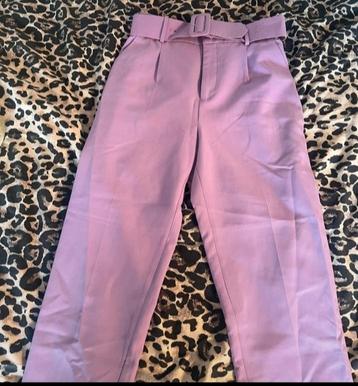 Mooie lila Zara pantalon maat M beschikbaar voor biedingen