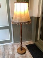 Sfeervolle vintage vloerlamp,kap met kwastjes, Ophalen of Verzenden, Zo goed als nieuw