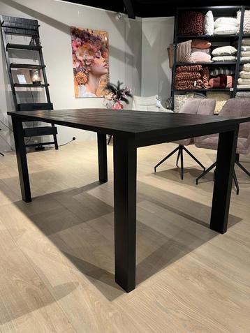 steelwood tafel zwart beschikbaar voor biedingen