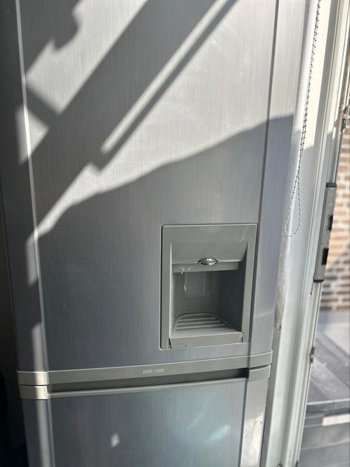 ZUINIG Samsung koelkast met vriezer, Witgoed en Apparatuur, Koelkasten en IJskasten, Gebruikt, Met vriesvak, 200 liter of meer