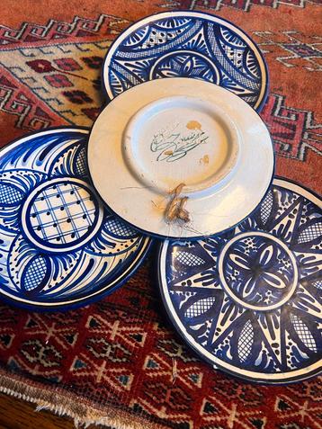 Borden voor decoratie beschikbaar voor biedingen